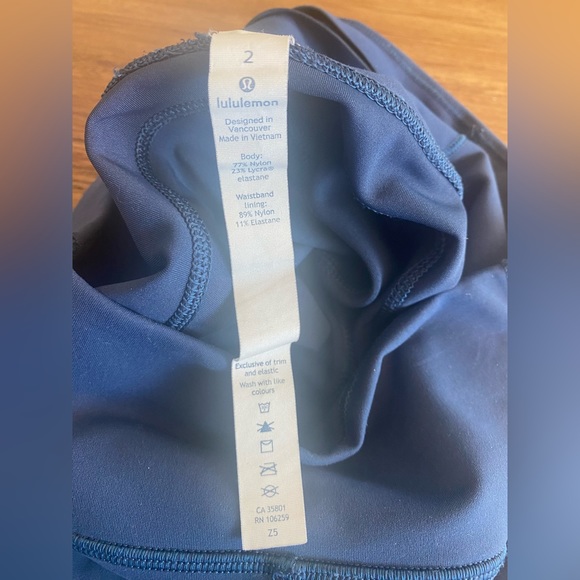Lululemon In Movement Everlux Leggings Blue Size 2 - Picture 9 of 13